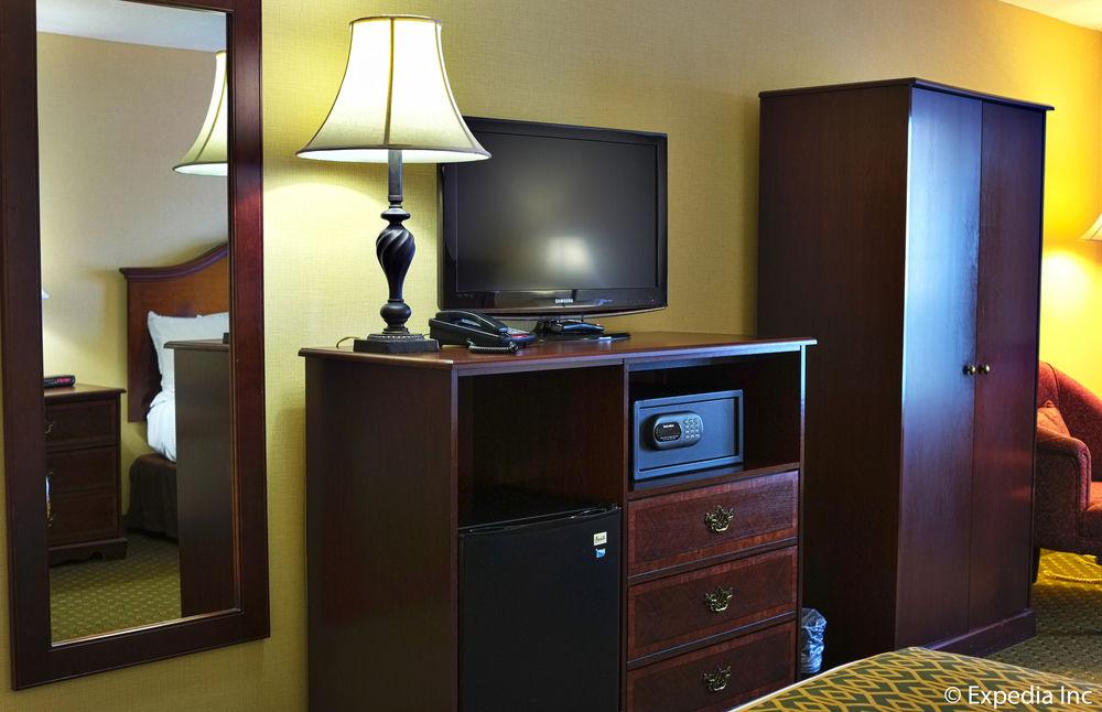 Anaheim Camelot Inn & Suites Buitenkant foto