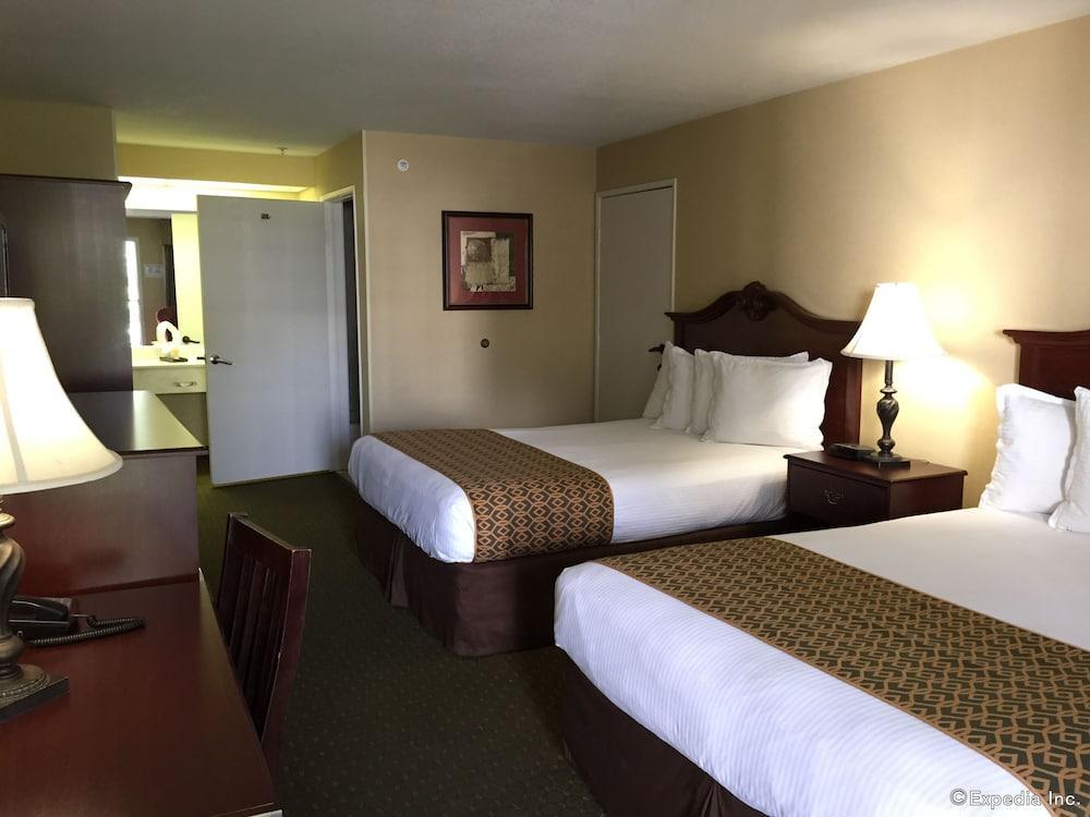 Anaheim Camelot Inn & Suites Buitenkant foto