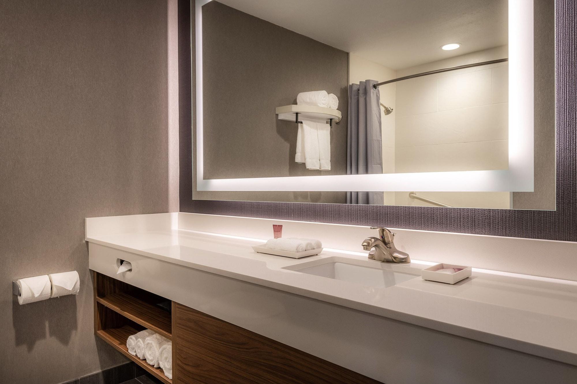 Anaheim Camelot Inn & Suites Buitenkant foto