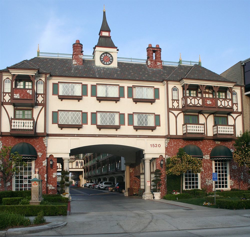 Anaheim Camelot Inn & Suites Buitenkant foto