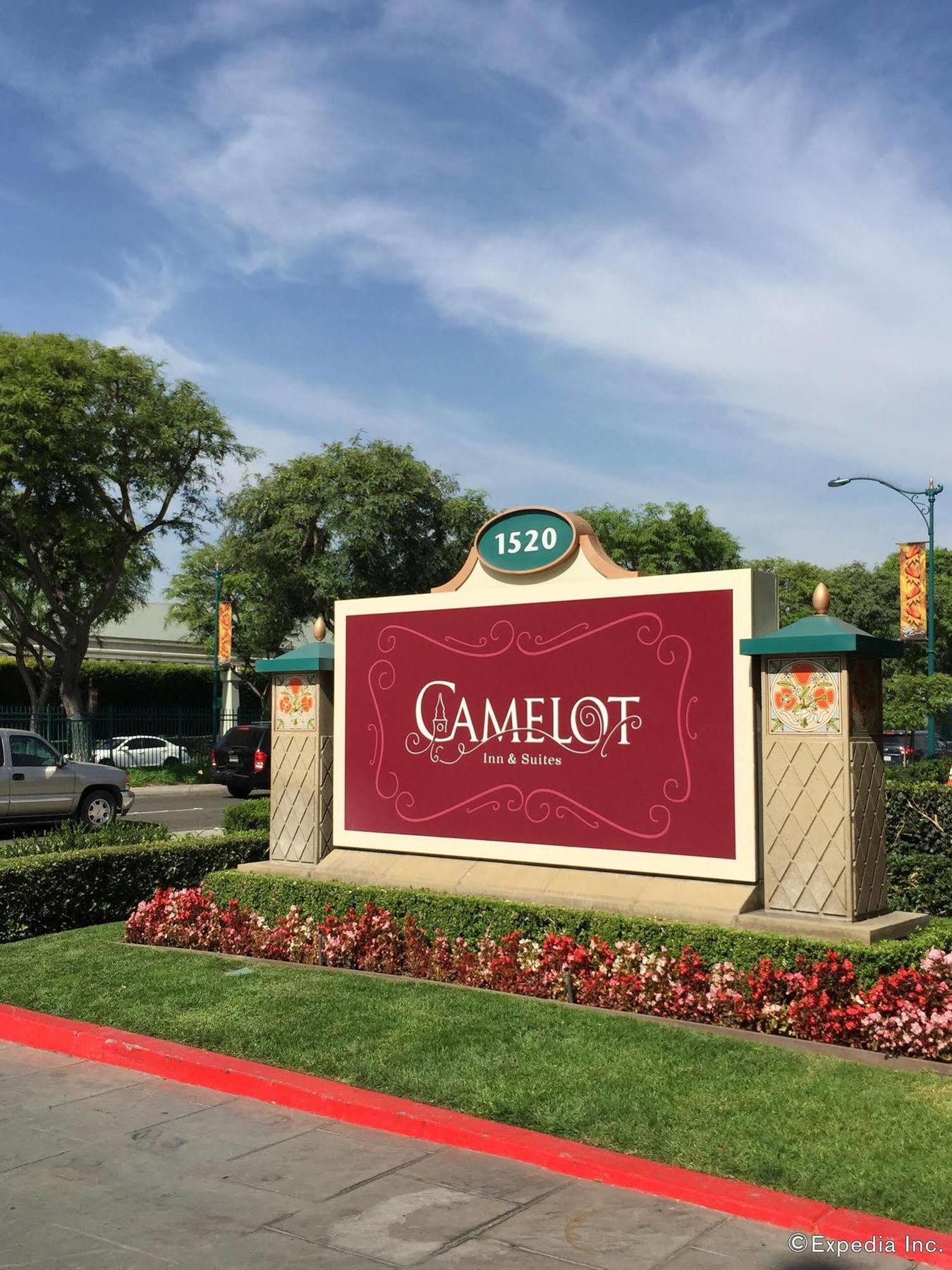 Anaheim Camelot Inn & Suites Buitenkant foto