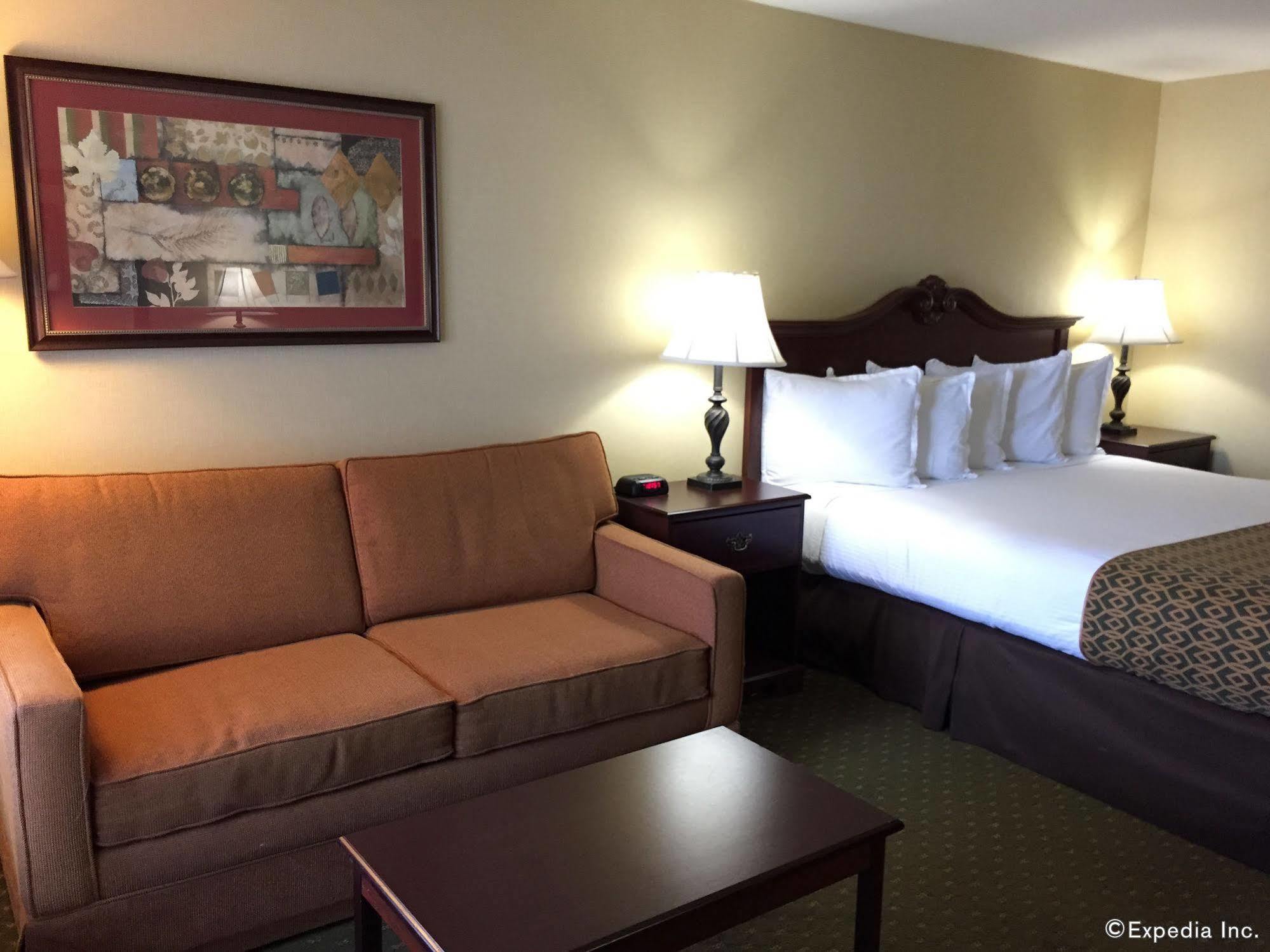 Anaheim Camelot Inn & Suites Buitenkant foto