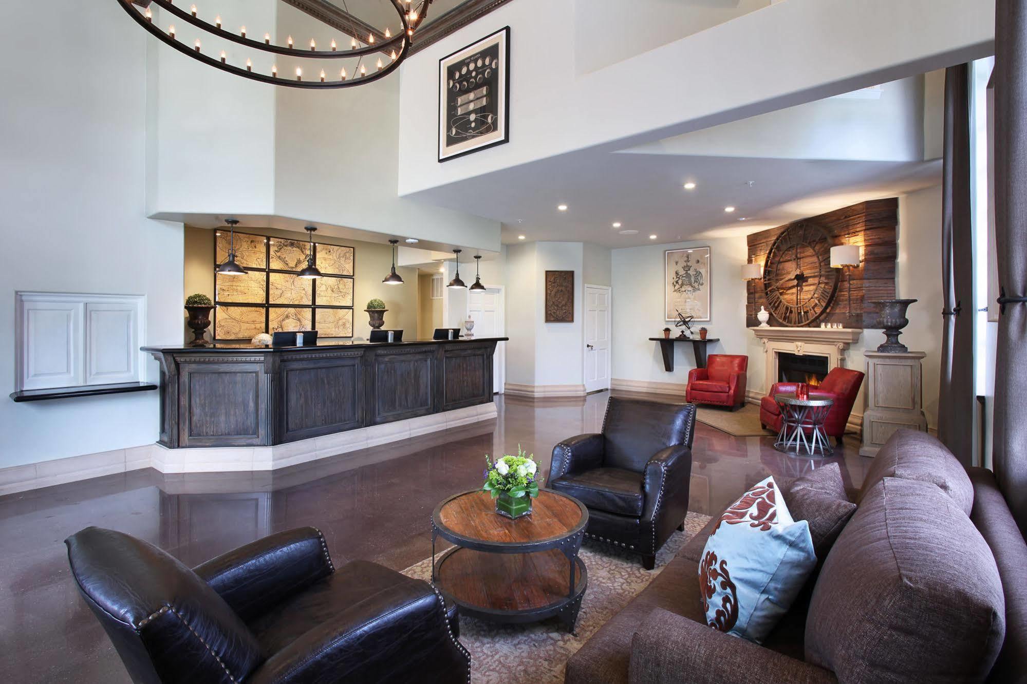 Anaheim Camelot Inn & Suites Buitenkant foto
