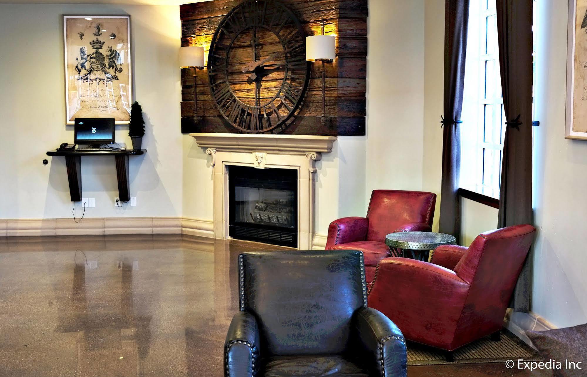 Anaheim Camelot Inn & Suites Buitenkant foto