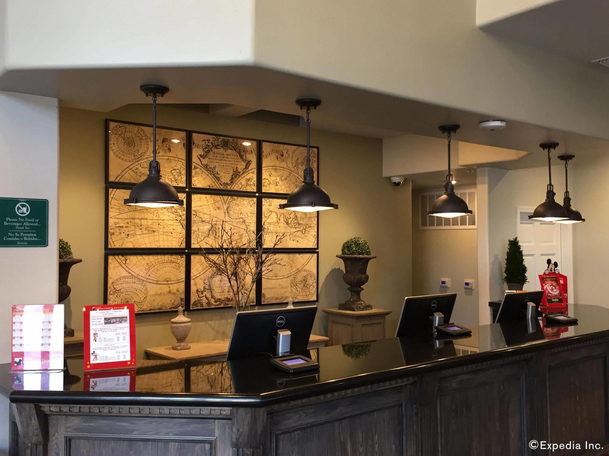Anaheim Camelot Inn & Suites Buitenkant foto