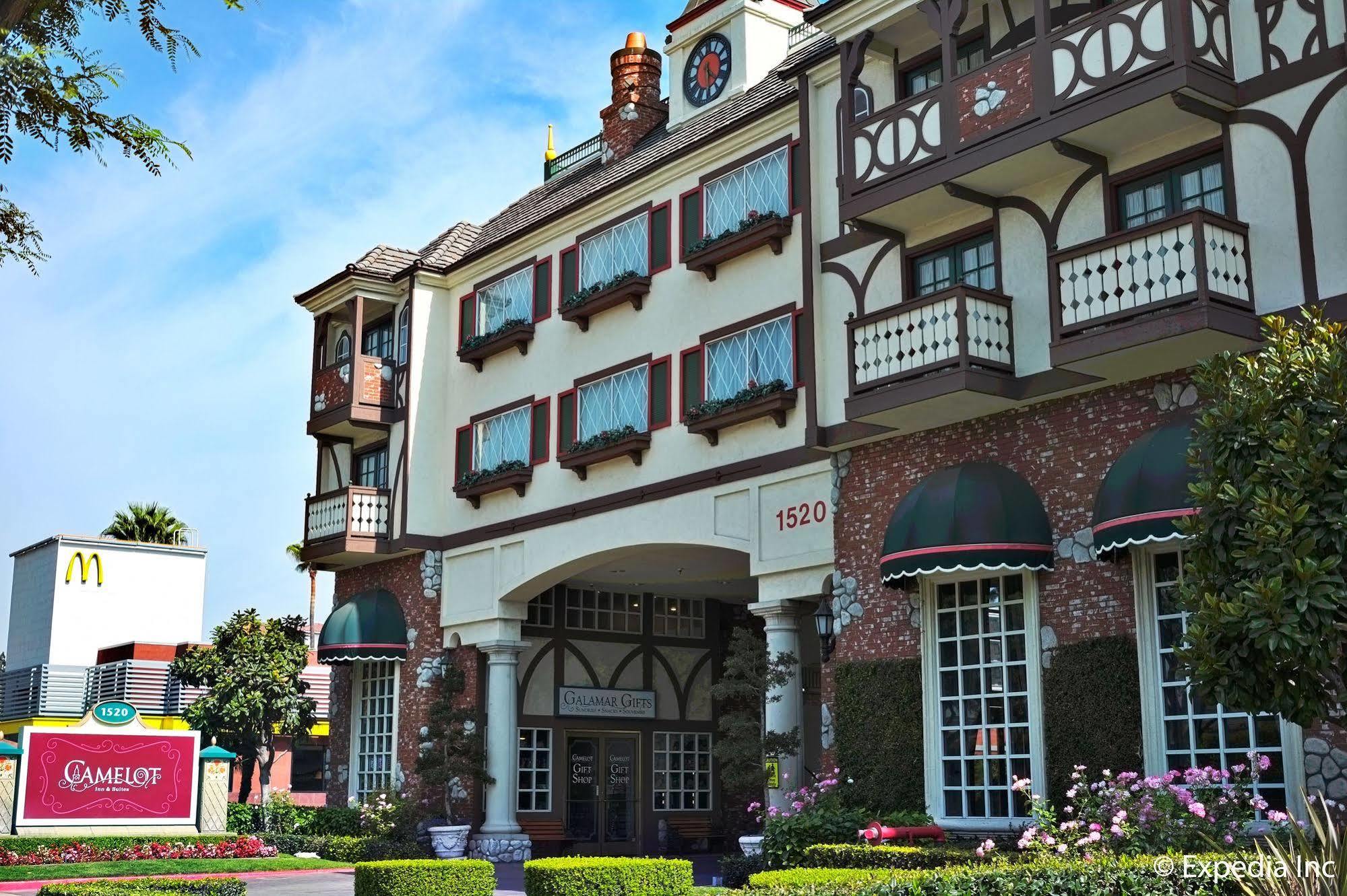 Anaheim Camelot Inn & Suites Buitenkant foto
