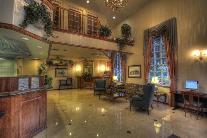 Anaheim Camelot Inn & Suites Buitenkant foto